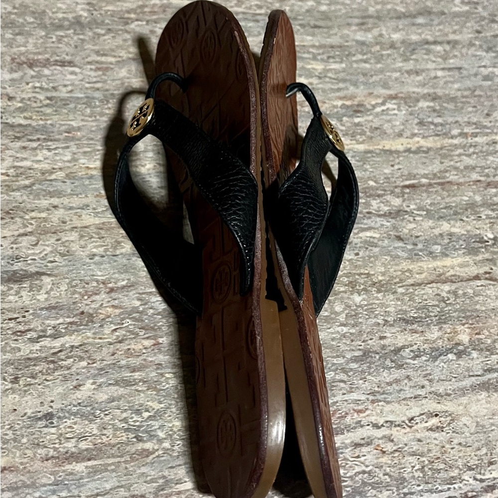 Tory Burch Black Leather Thong Sandals with Gold Accent - Picture 11 of 16